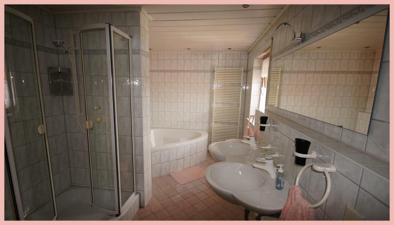 Double Two Lodge Kappel-Grafenhausen Exteriör bild